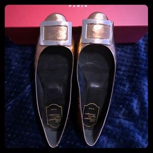 Roger Vivier Flats